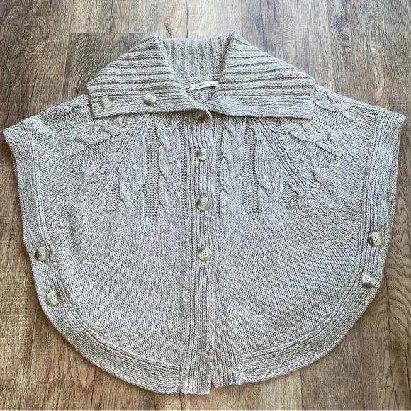 Old Navy Shrug Poncho Like New Size S/P - Picture 9 of 11